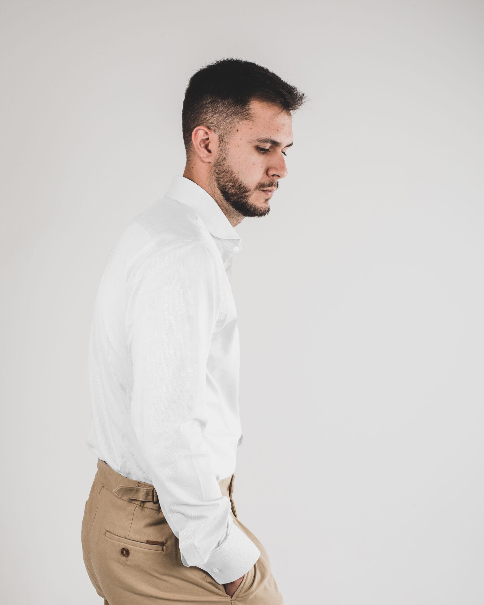 White Shirt Cut Collar with Round Tip