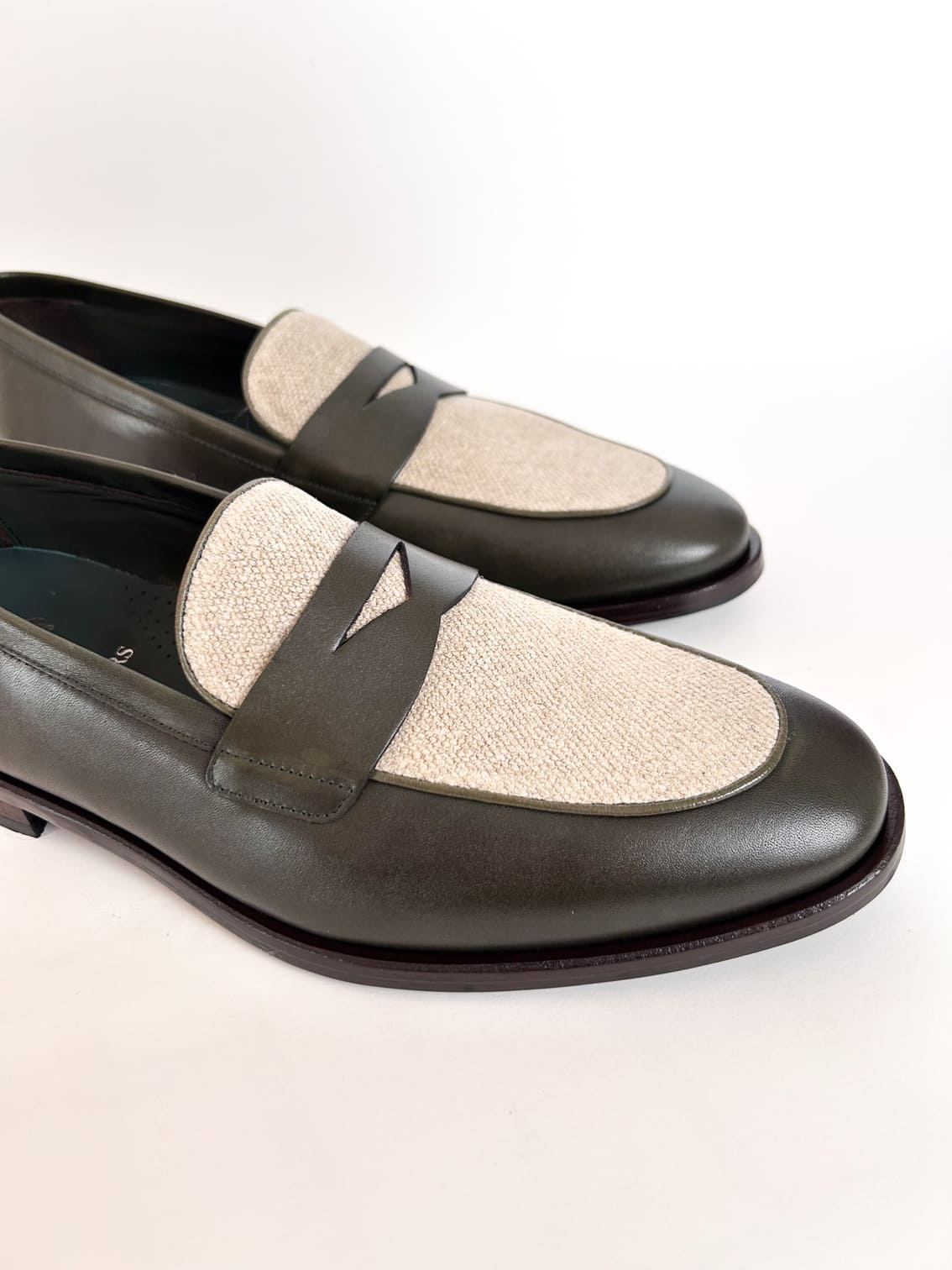 Victoria Wax Green and Linen Moccasin