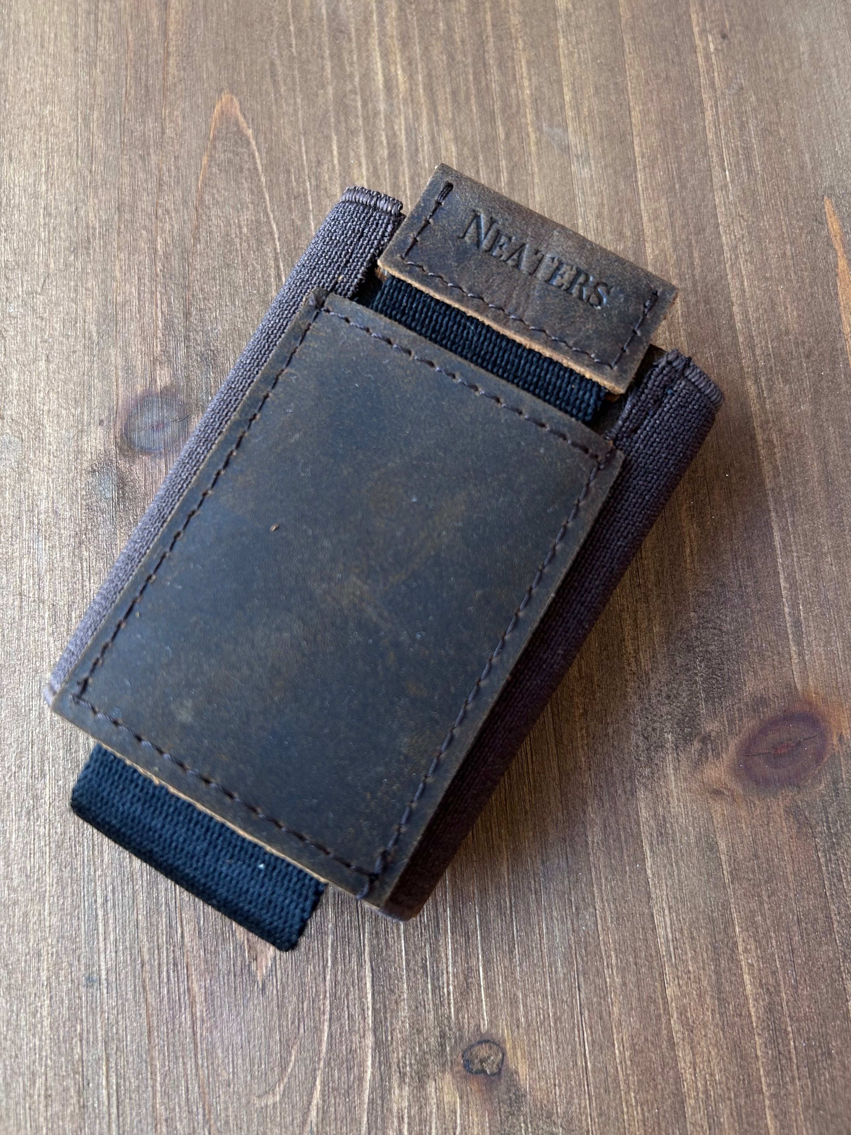Cartera minimalista marrón
