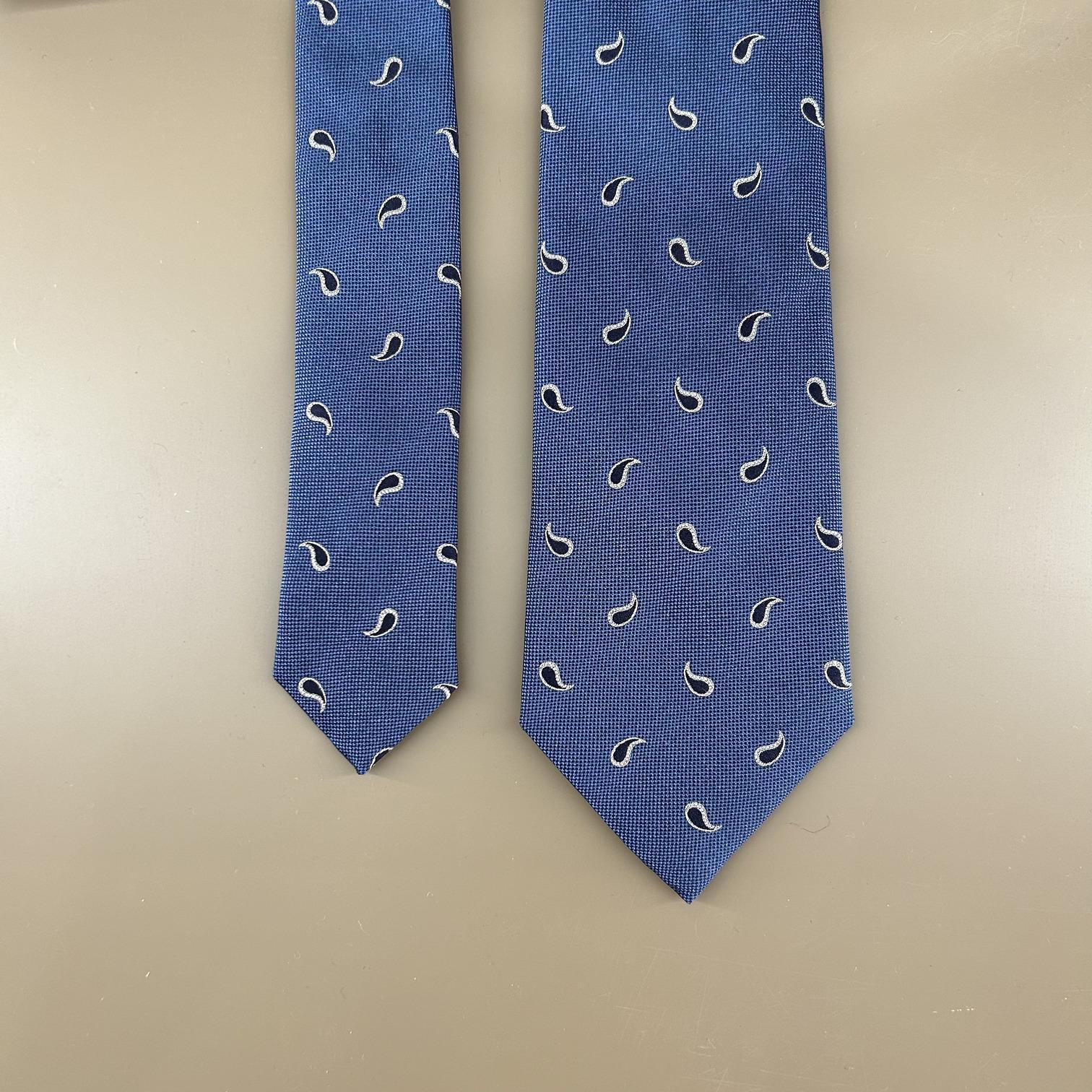 Corbata de seda azul jeans amebas