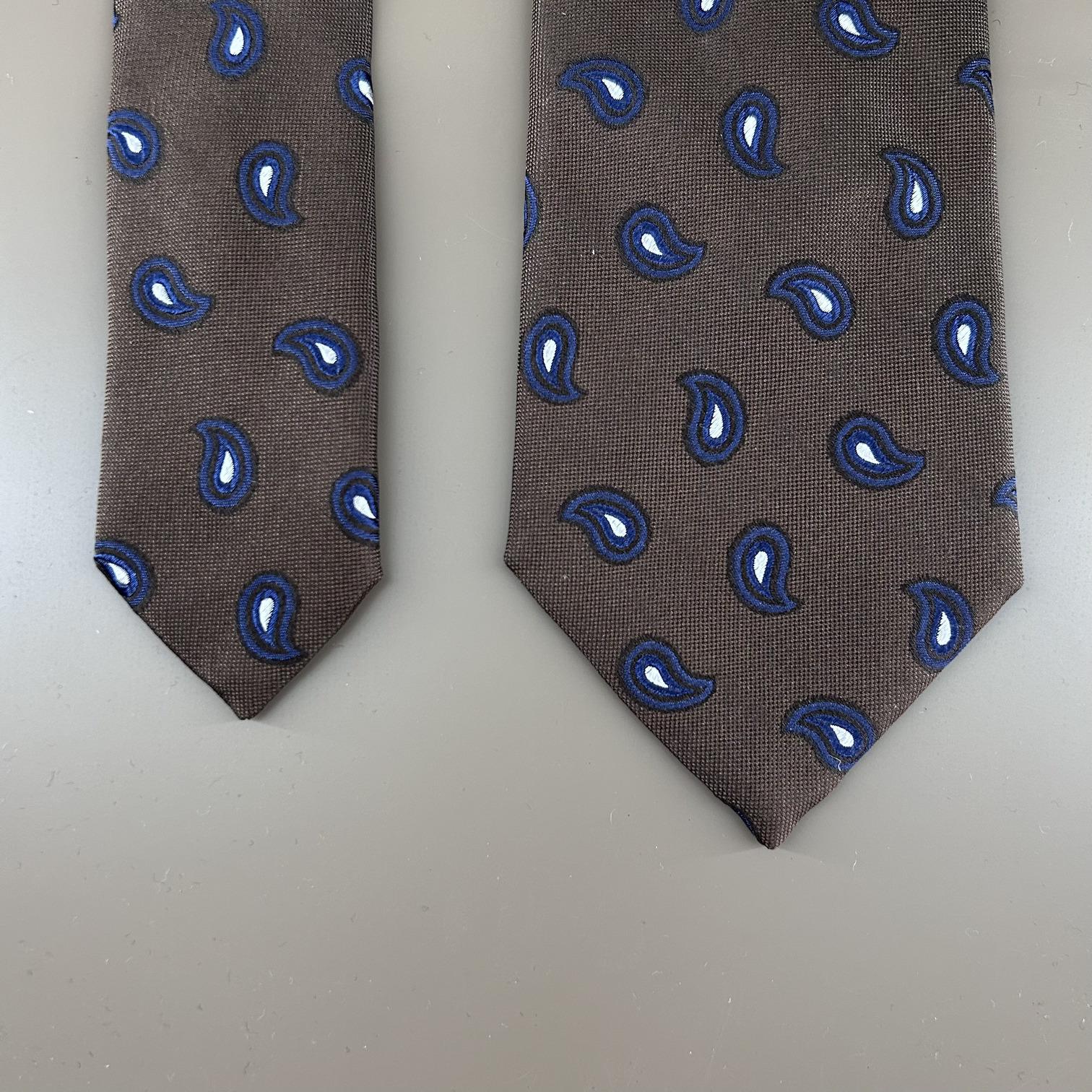 Chocolate brown silk tie with small amoebas