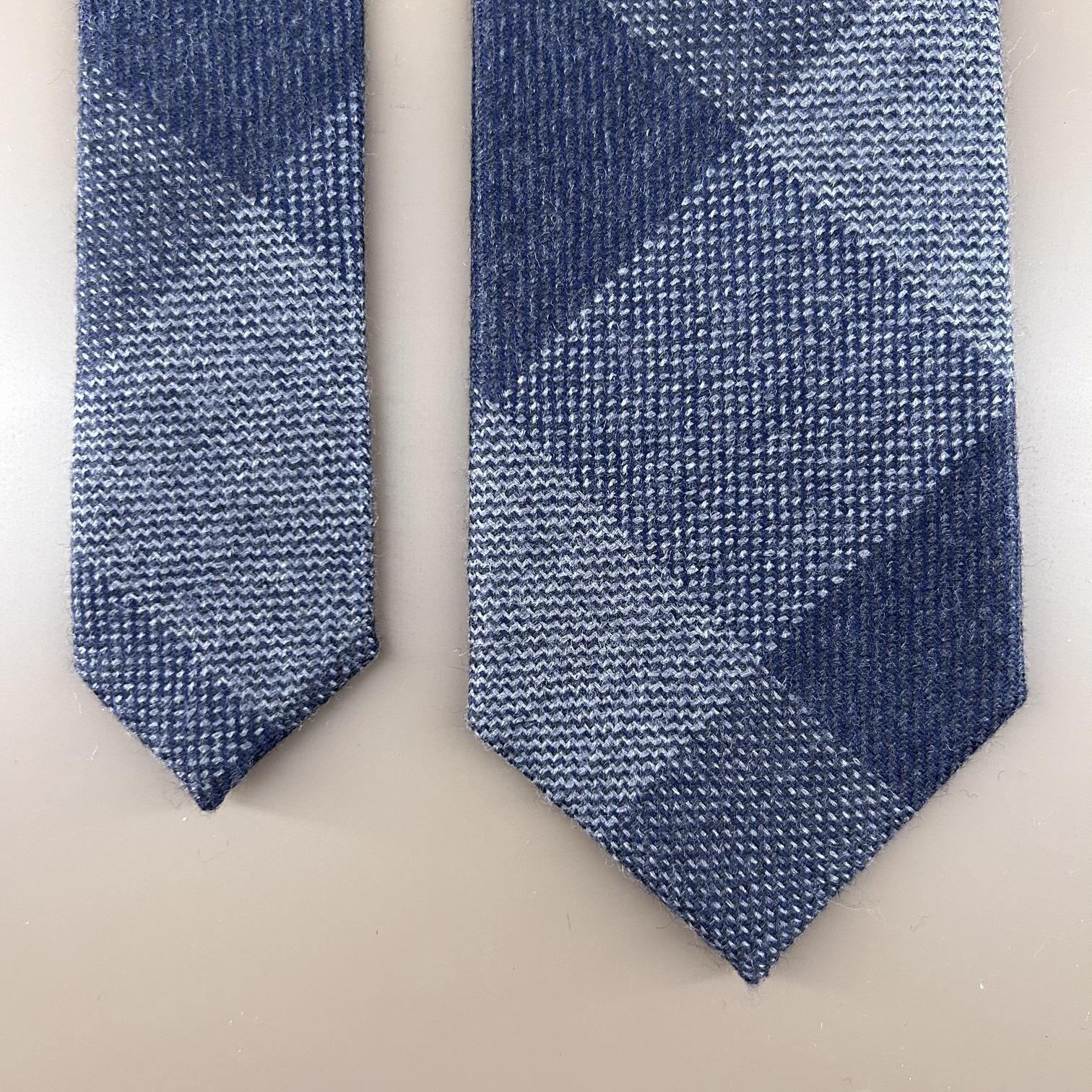 Corbata de lana en cuadros grandes azules