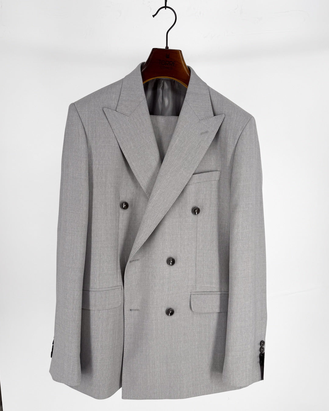 Traje Gris Piedra Cruzado Biella